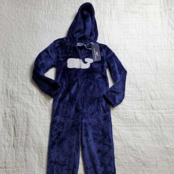 New kids 5 Vineyard Vines whale one piece pajamas